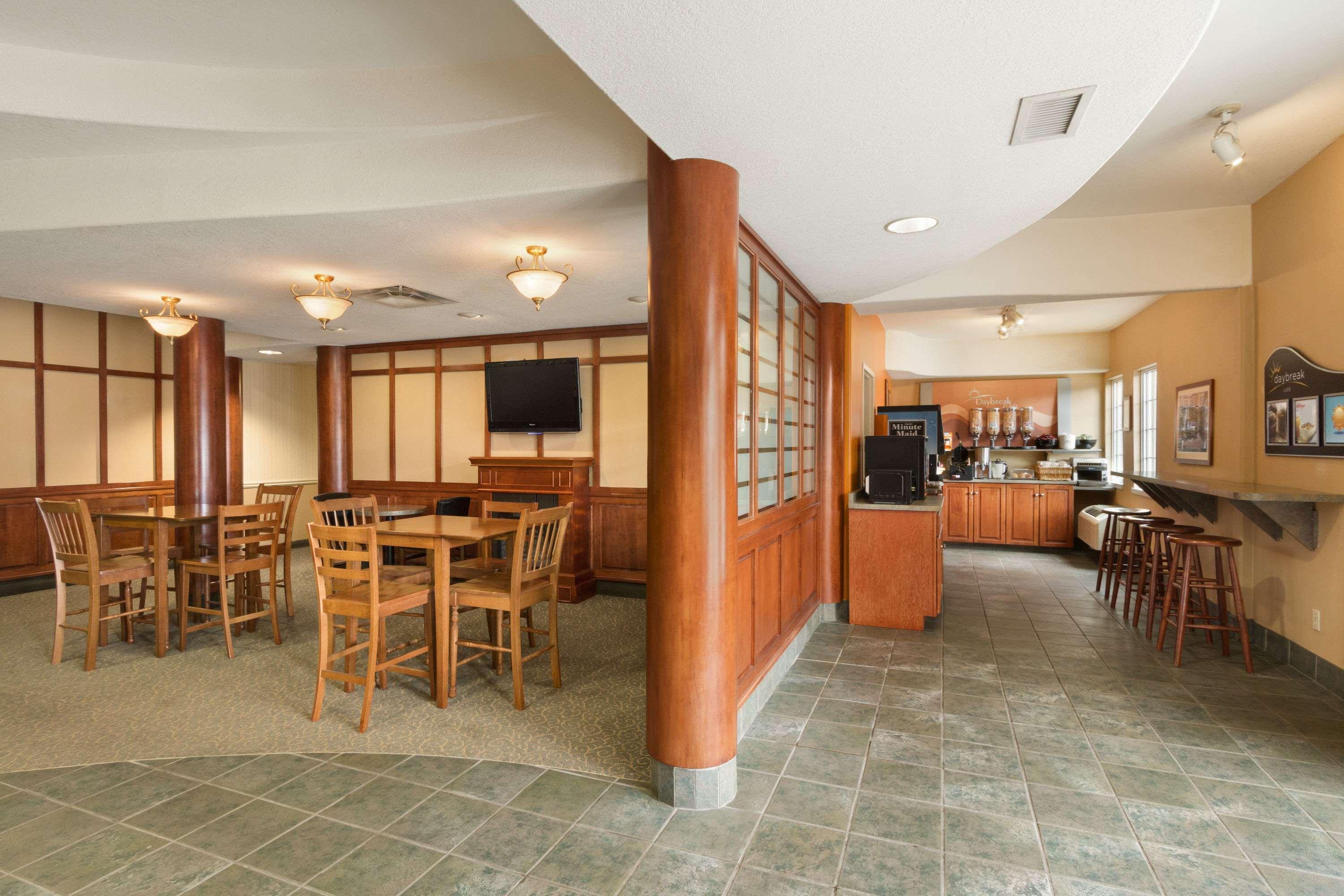 Days Inn By Wyndham Guelph Buitenkant foto