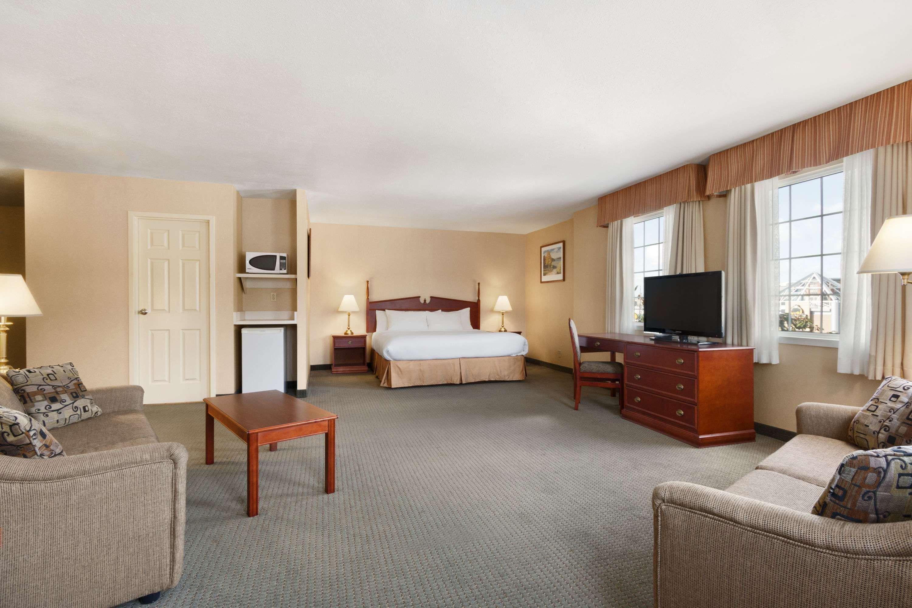Days Inn By Wyndham Guelph Buitenkant foto