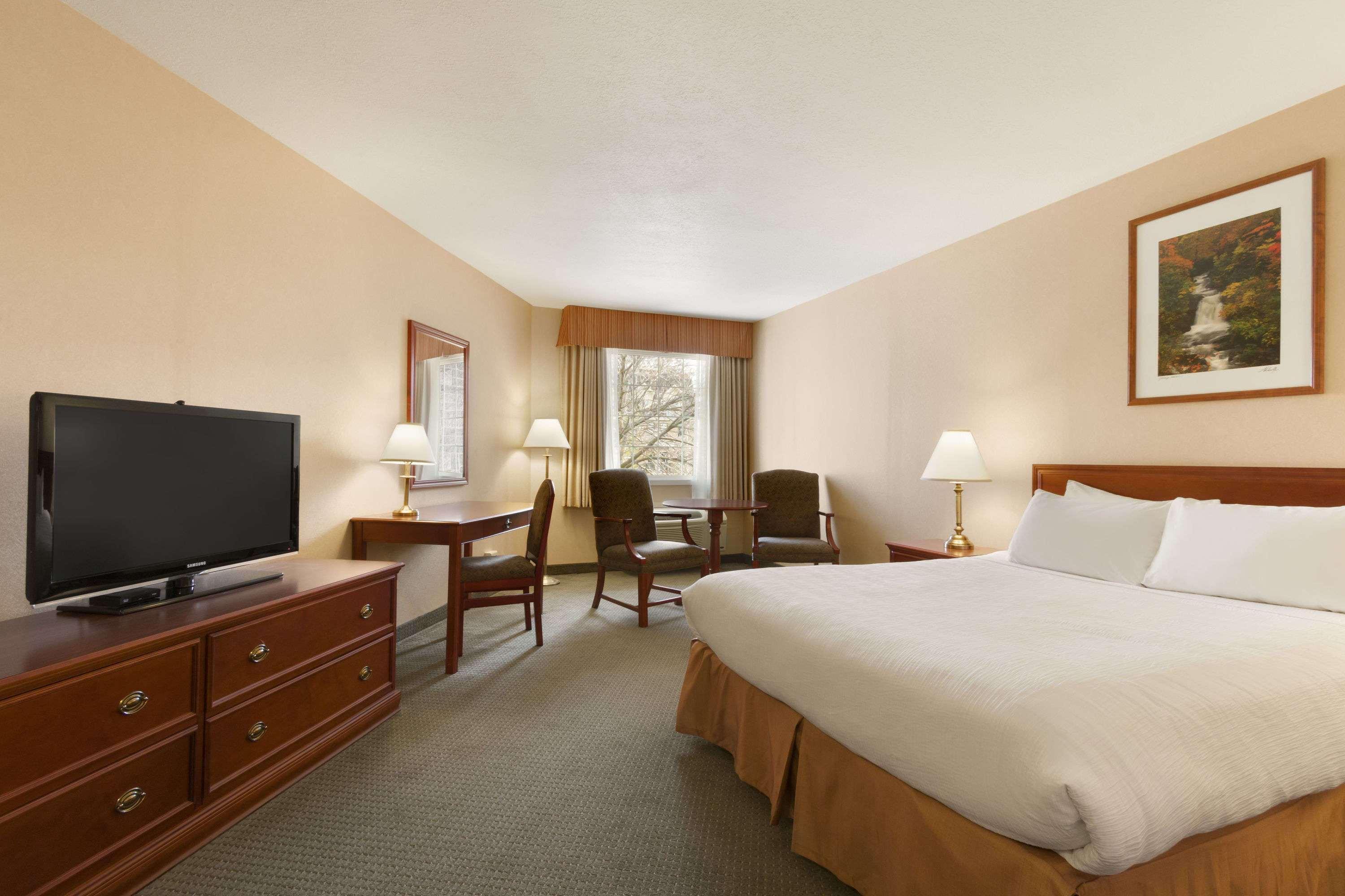 Days Inn By Wyndham Guelph Buitenkant foto