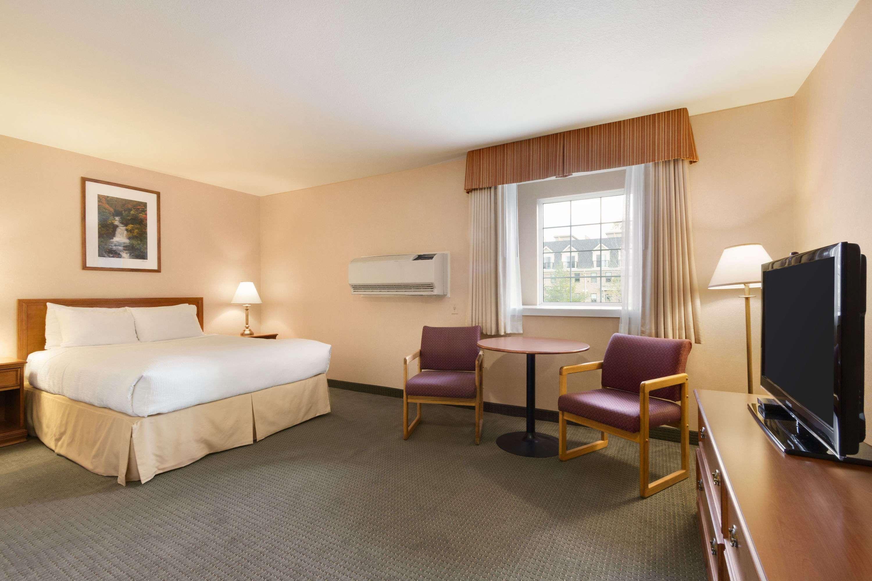 Days Inn By Wyndham Guelph Buitenkant foto